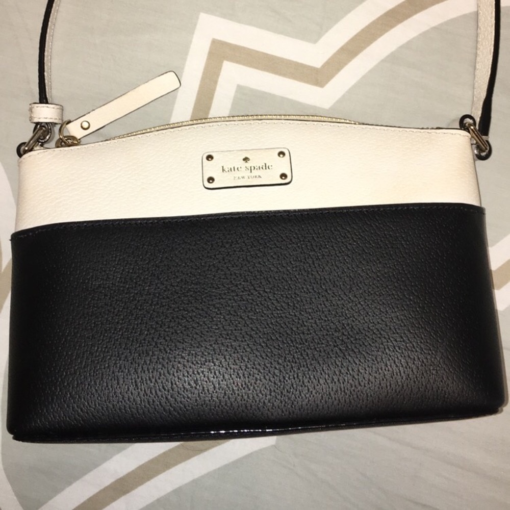 Kate Spade cross body purse!